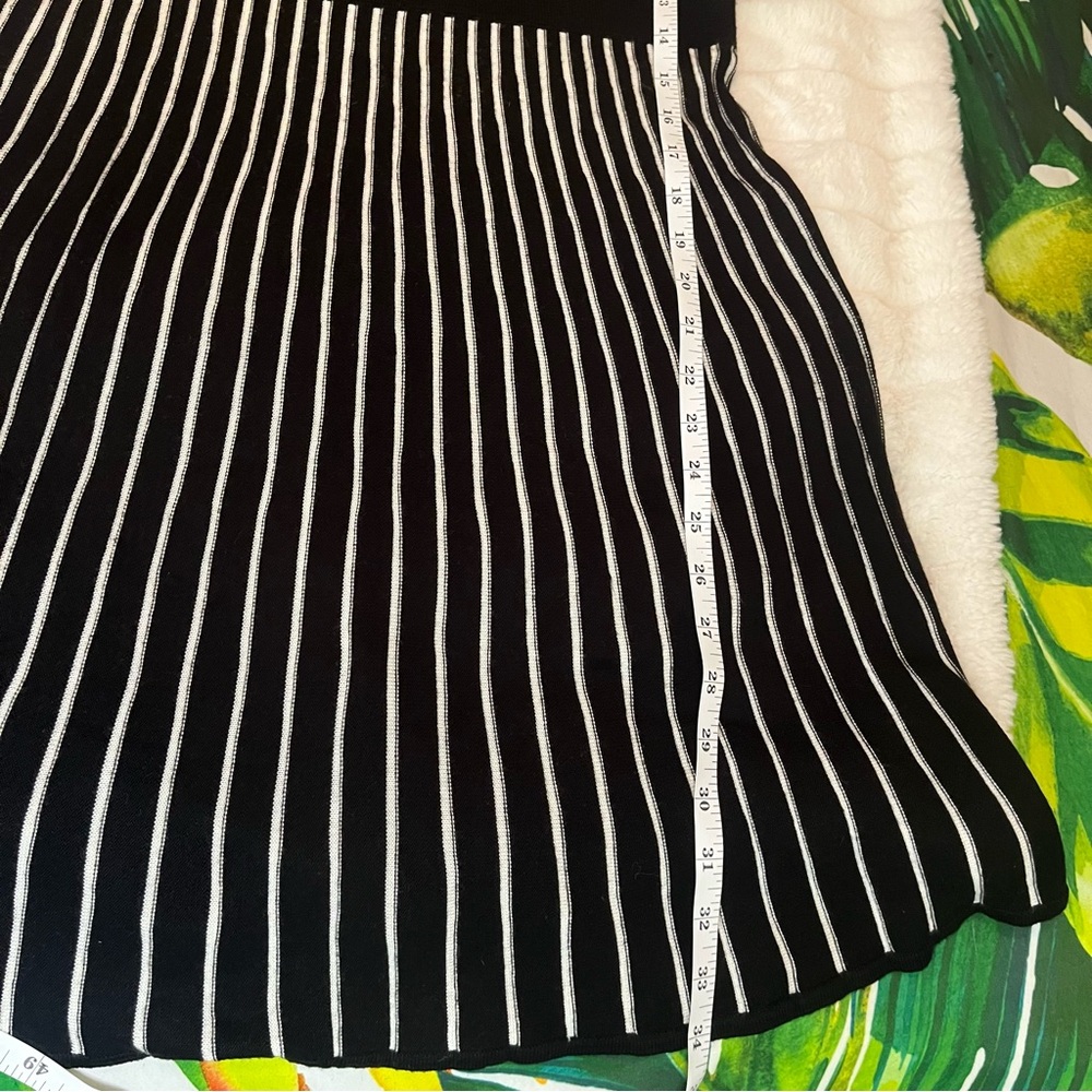 Calvin Klein Medium Black White Vertical Stripe Office Work Knit Stretchy Dress - Picture 7 of 8